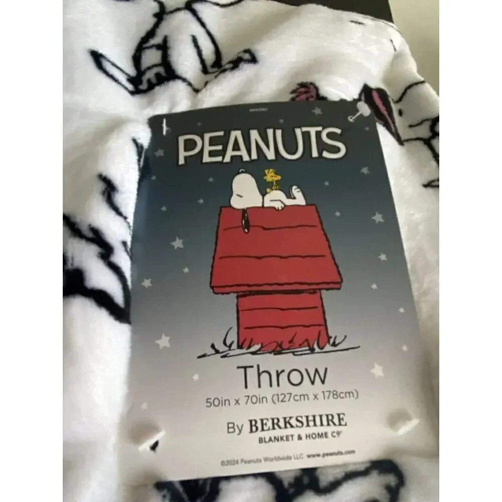 Peanuts Snoopy Pink Winter Holiday Throw‎ Blanket Christmas Snowman 50 x 70” NEW